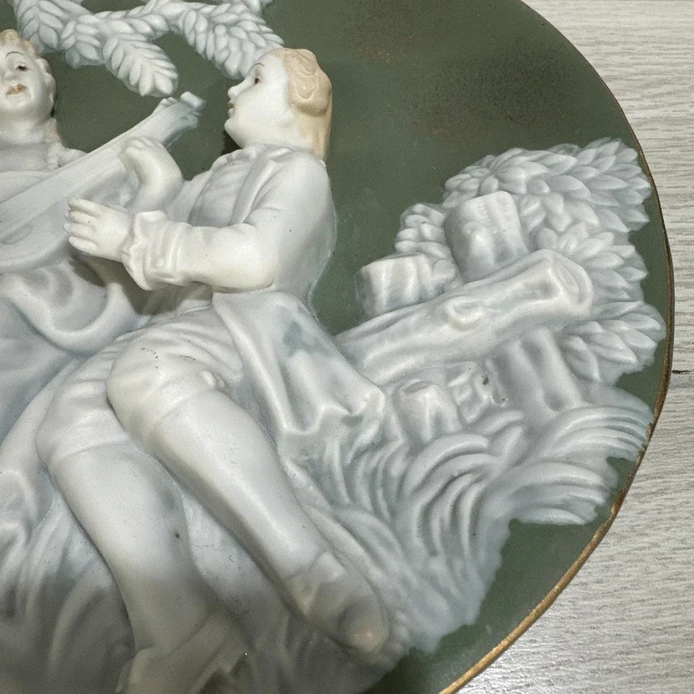 UCAGCO 3D Stone/Ceramic Decorative Plate Japan Green/White‎ 9.25
